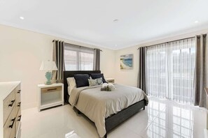 3 chambres, fer et planche à repasser, accès au Wi-Fi (inclus)