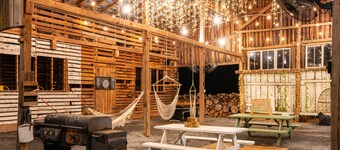 Meadow View · Romantic Glamping Stay w/Barn, Outdoor Tub & Sauna