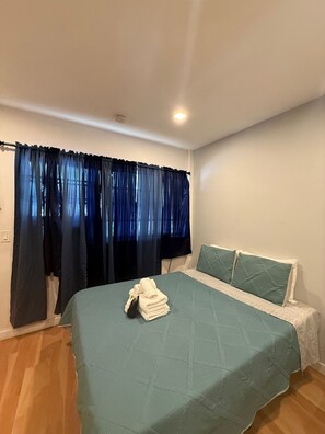 1 bedroom, iron/ironing board, travel crib, free WiFi - Hallandale Studio (Hallandale Beach)