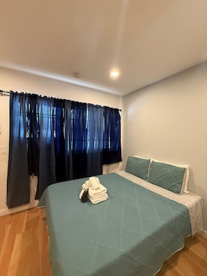 1 chambre, fer et planche à repasser, lit parapluie, Wi-Fi gratuit