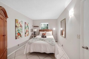 Comfortable room with queen size bed