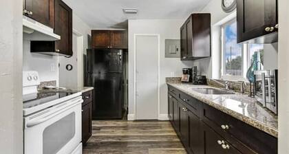 Home w/workstation by PMI unit 2908