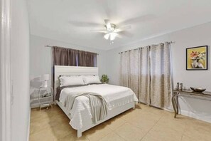 3 bedrooms, desk, iron/ironing board, travel cot