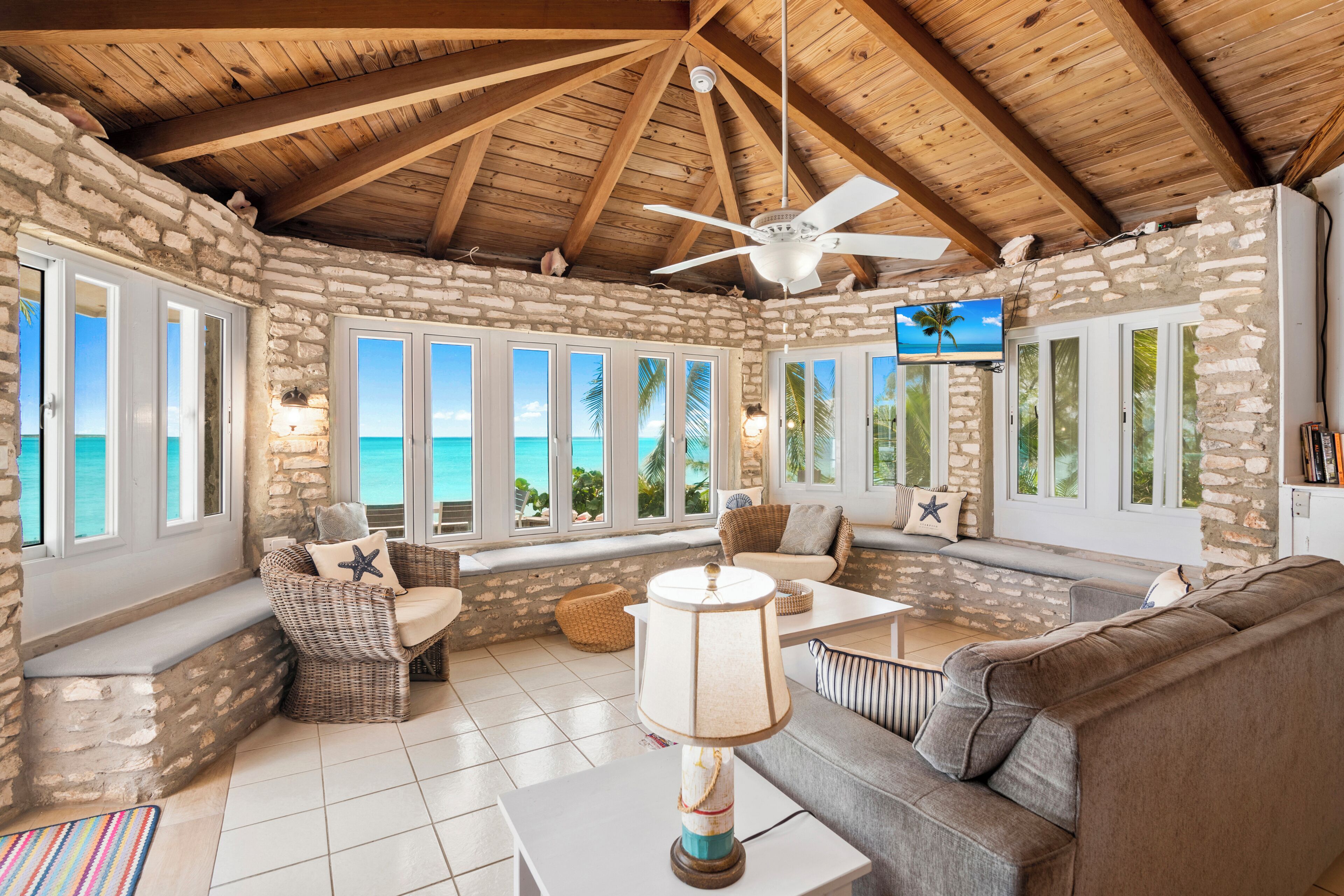 Smart TV, books, stereo