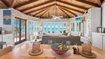 Smart TV, books, stereo