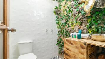 Superior Double Room | Bathroom | Shower, designer toiletries, towels, soap