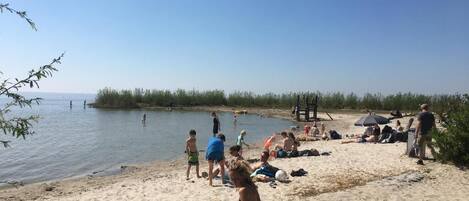 بالقرب من الشاطئ، مناشف للشاطئ