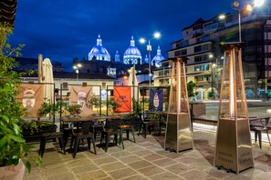Living area - Hotel La Cofradía Pub House (Cuenca)