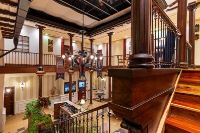 Hotel La Cofradía Pub House