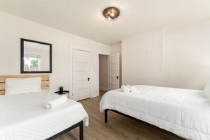 4 bedrooms, desk, iron/ironing board, WiFi