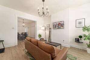 Unclassified image, 5 of 34, button