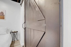 1 bedroom, desk, iron/ironing board, WiFi