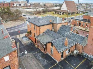Exterior - Housepitality - The Reichstag Suite - Modern (Columbus)
