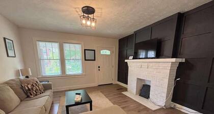 The Tranquil Walk Up - Comfort in 4 Beds!