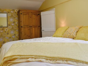 2 bedrooms, free WiFi, bed sheets - 2 bedroom accommodation in Ashbourne (Ashbourne)