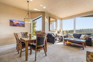 Téléviseur connecté, foyer, lecteur de DVD