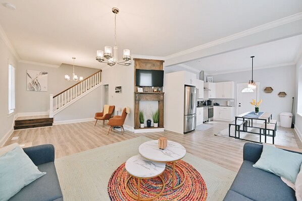 Smart TV, books, offices