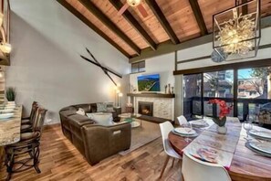 Dining - 3Bd/3Ba Tahoe Resort: Ski, Beach Access, & Pool! (South Lake Tahoe)