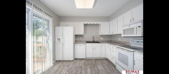 Cheerful 3 Bedroom House, 2 Bathrooms, 5 minutes from the interstate