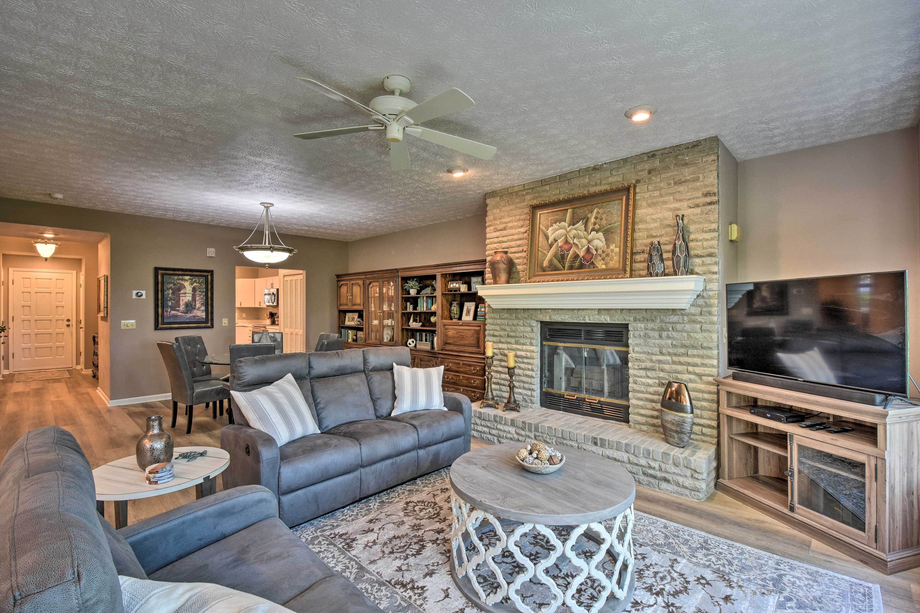 TV, fireplace