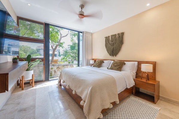 Luxury Villa | 3 bedrooms, blackout drapes, iron/ironing board, free WiFi