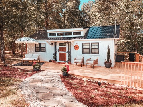 Whistling Acres Villa 2, Luxury 1BR Near TN River