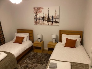 2 bedrooms, internet - Ashforfd Hide Out (Ashford)