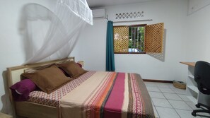 2 bedrooms, desk, iron/ironing board, free WiFi - MO TI KOTE (CAYENNE)