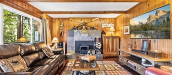 Cabin in the Pines, 3BR, Arcade Room, Wraparound Deck, Walk to Town, Dogs OK