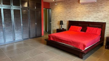 4 chambres, bureau, fer et planche Ă  repasser, Wi-Fi gratuit
