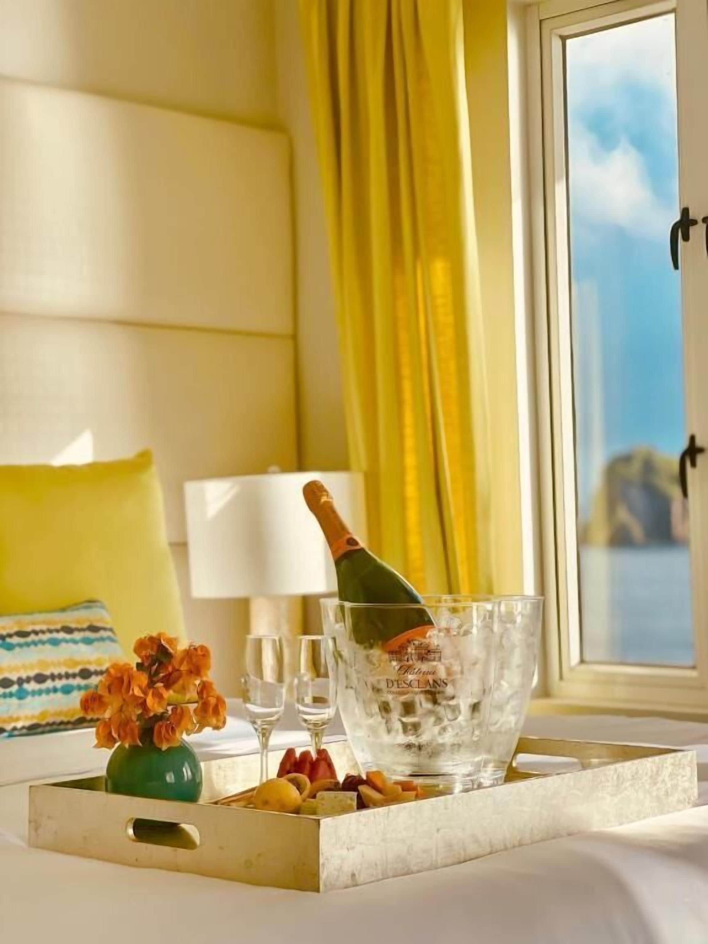 Signature Single Room | Egyptian cotton sheets, premium bedding, pillow-top beds, in-room safe