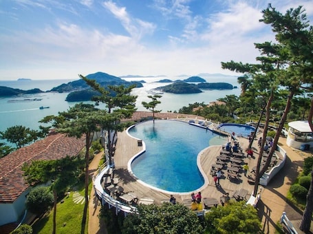 Seasonal outdoor pool