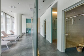 Spa - Amazing Favoriten 1BR w/ Gym & Elevator, steps to Metro, by Blueground (Vienna)