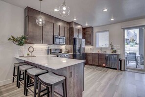 Coffee/tea maker, fridge, microwave, oven - The Lofts #39 | Townhome Pool Resort (Saint George)