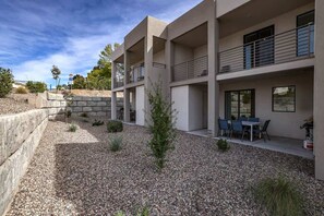 Outdoor dining - The Lofts #39 | Townhome Pool Resort (Saint George)