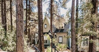 BellaVue Estate Cottage Chalet #2 - Cozy Cute & Clean, Central location