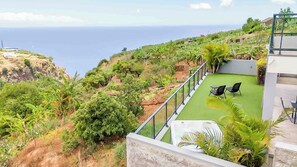 Property grounds - House - sleeps 3, free parking, garden & jacuzzi (Estreito da Calheta)