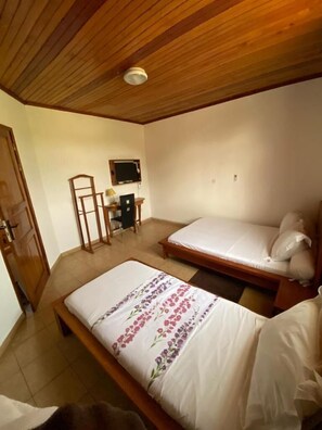 3 bedrooms, WiFi, bed sheets