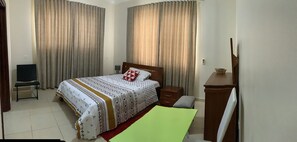 3 Schlafzimmer, Bügeleisen/Bügelbrett, WLAN, Bettwäsche