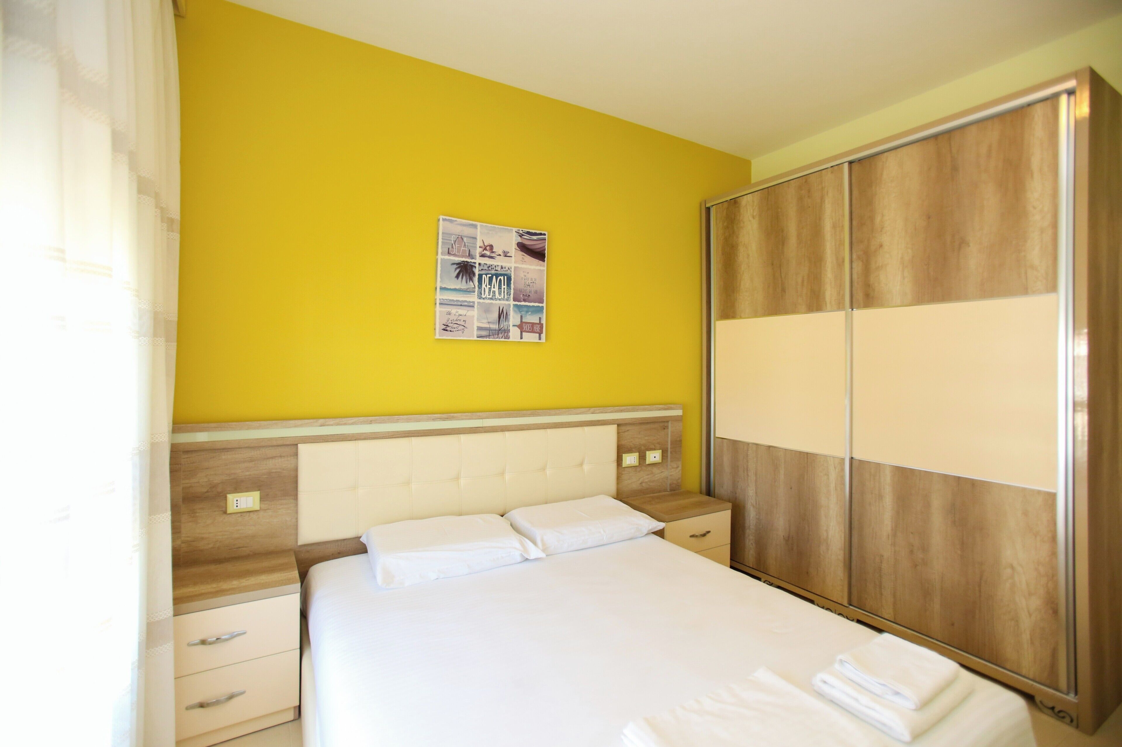 1 bedroom, WiFi, bed sheets
