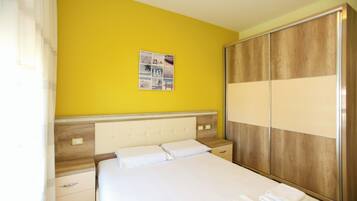 1 bedroom, WiFi, bed sheets