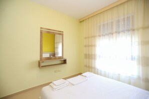 1 bedroom, WiFi, bed sheets - Holiday One Bedroom Sea View Apartment Vlore (Vlore)