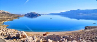 2 Bed Flat - Sleeps 8 - Parking - Wifi