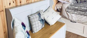 Woodhead Shepherds Hut - Sleeps 2 - Mailer Farm