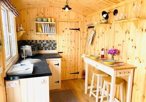 Refrigerador, horno y parrilla de estufa 