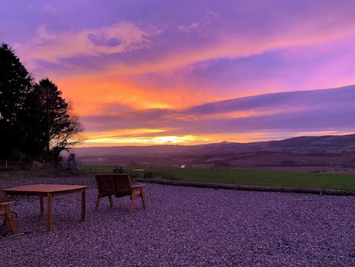 Woodhead Shepherds Hut - Sleeps 2 - Mailer Farm
