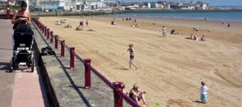 Luxury dog friendly cottage sleeps 4