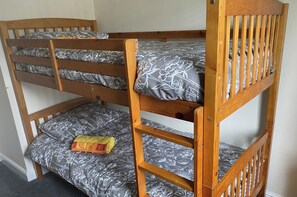 2 bedrooms, iron/ironing board, WiFi, bed sheets