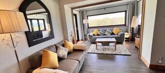 Ty Efail Cottage, mountain views & secure garden