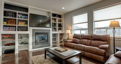 Spacious, family getaway full of entertainment!